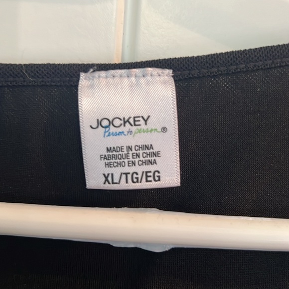 Jockey Person to Person Ruffle Tank - Picture 2 of 6